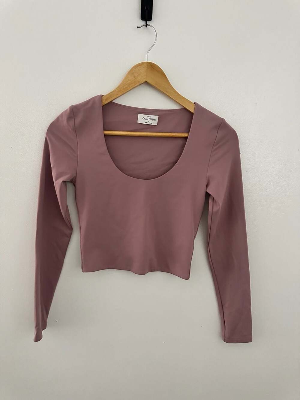 Babaton Contour Scoopneck Long Sleeve Crop Top Size S